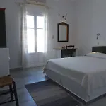 Manos Hotell 2*