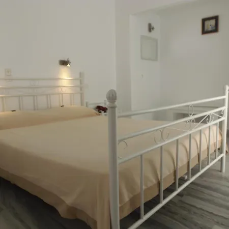 Manos Hotel