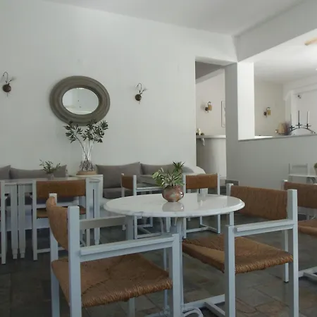 Hotel Manos 2*