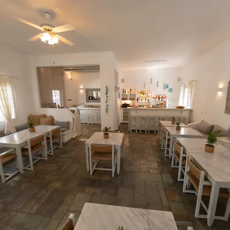 Manos Naousa (Paros)