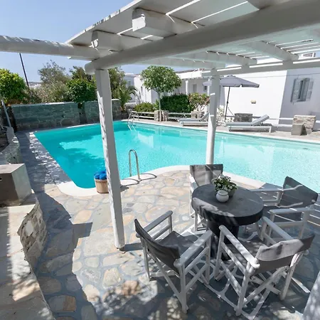 Manos 2* Naousa (Paros)