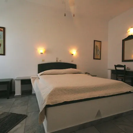 Manos Hotel Naoussa