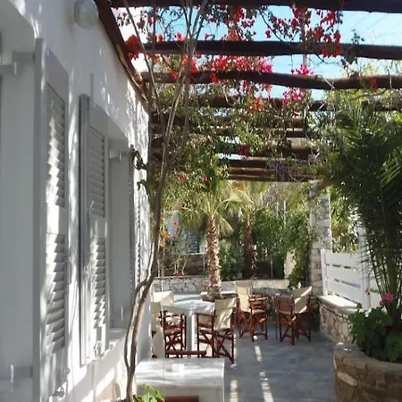 Manos Hotel Naousa (Paros)