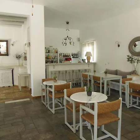 Manos Naousa (Paros)